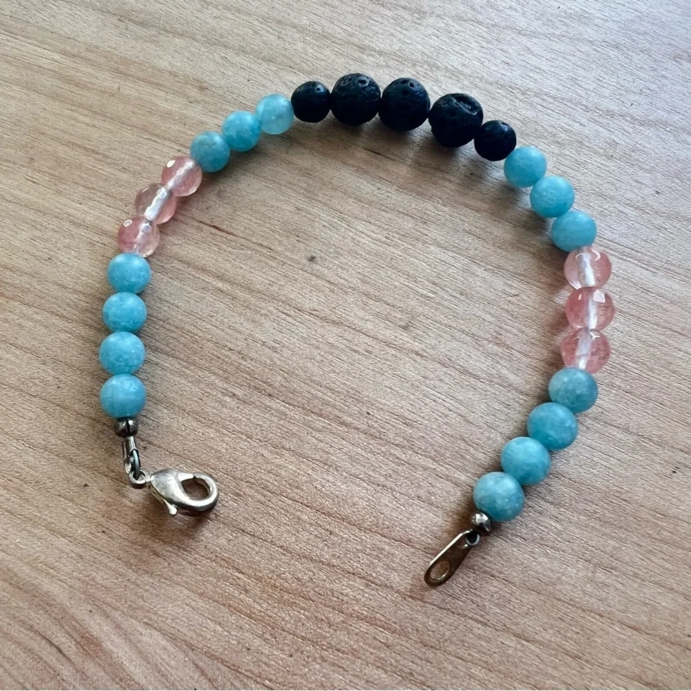 Blue and pink beaded bracelet essential oil diffuser